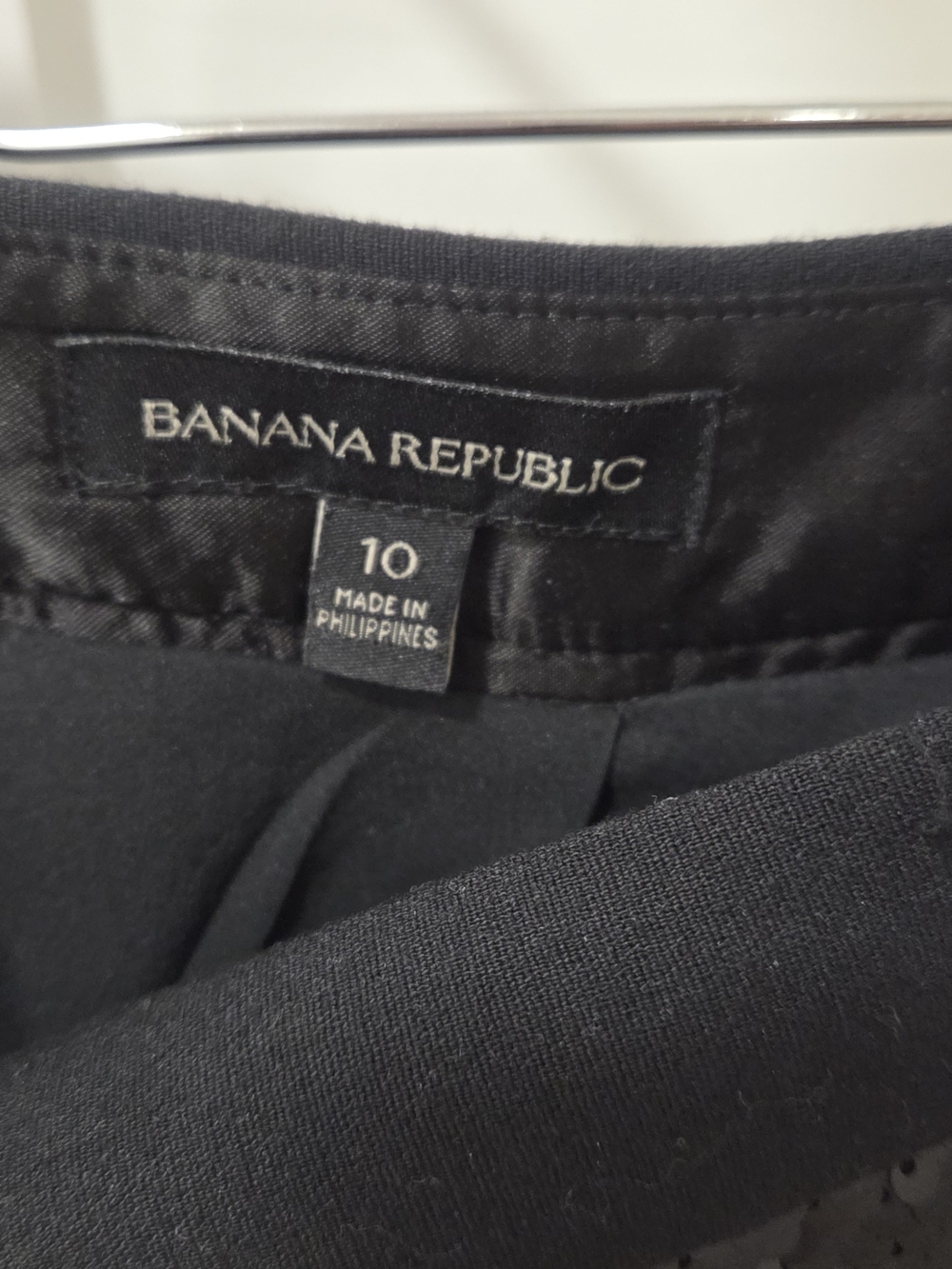 Banana Republic Black Sequin Midi Skirt - Picture 4 of 4